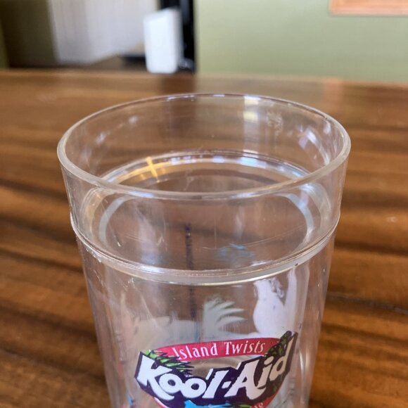 Vintage Kool-Aid Island Twist Tornado Tropical Canada Exclusive Plastic Cup - Picture 3 of 8